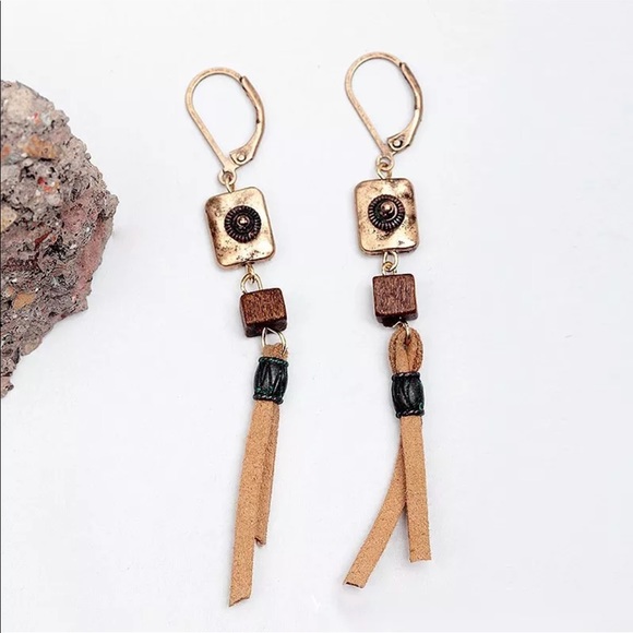 NWT Beautiful & Unique Bohemian Style Earrings - Picture 1 of 7